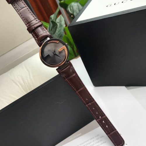 Gucci Classic Fashion Women's Double G Calfskin Quartz Watch