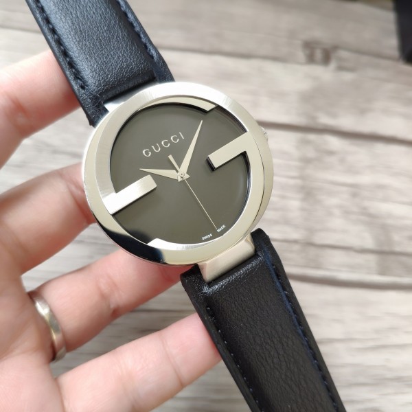 Gucci Classic Double G Logo Calfskin Quartz Watch