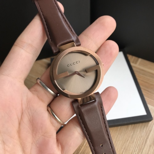 Gucci Classic Double G Logo Calfskin Quartz Watch