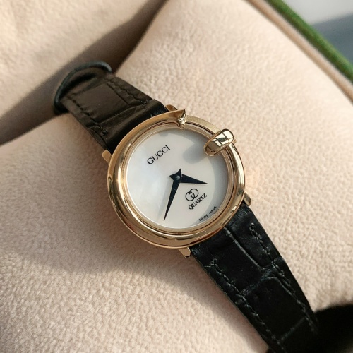 Gucci Women's Classic Fashion Stainless Steel Quartz Watch