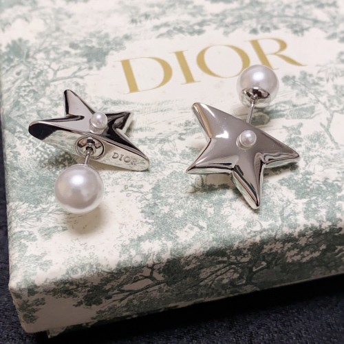 Dior Classic Pentagram Pearl Earrings
