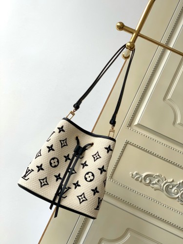 Louis Vuitton Classic M23080 Monogram Pattern Hand Bag Bucket Bag Sizes:26*26*17.5CM