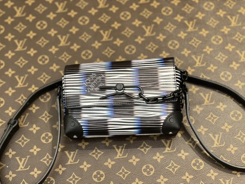 Louis Vuitton M82819 Steamer Wearable Wallet Handbag Epi XL Hand Bag Sizes:18*11*6.5CM