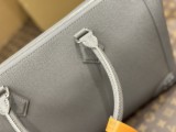 Louis Vuitton M30810 Slim Briefcase Taïga Hand Bag Sizes:40*29*4CM