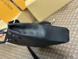 Louis Vuitton M30856 Slim Briefcase Taïga Hand Bag Sizes:40*29*4CM