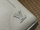 Louis Vuitton M30810 Slim Briefcase Taïga Hand Bag Sizes:40*29*4CM