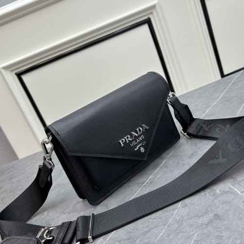 Prada Fashion Messenger Bag Multifunctional Crossbody Bag Size:20*12*4CM