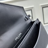 Prada Fashion Messenger Bag Multifunctional Crossbody Bag Size:20*12*4CM