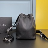 Prada Vintage Handbag Fashion Shoulder Straps Crossbody Bag Size:20*25*14CM