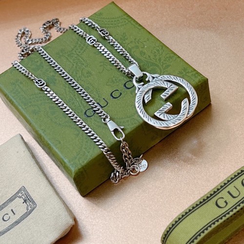 Gucci Anger Forest Classic GG Pendant Chain Necklace Unisex Vintage Necklace