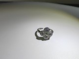 Louis Vuitton Fashion Retro Four-leaf Clover Diamond Setting Ring