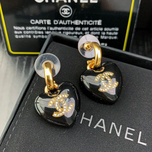 Chanel BlackThree-dimensional Peach Heart Earrings