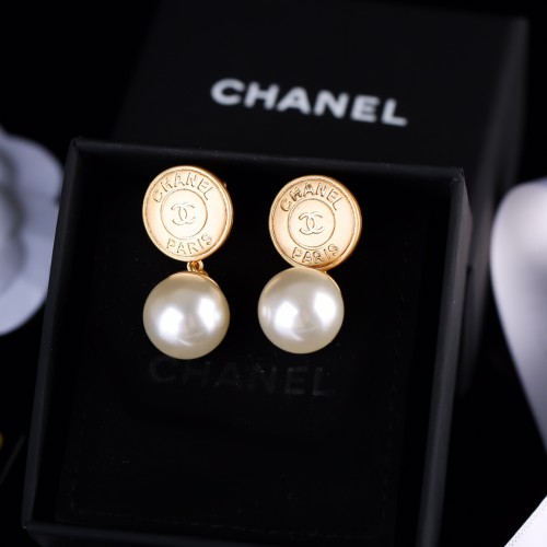 Chanel Fashion Classic Pearl Stud Earrings