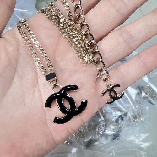 Chanel Fashion Classic Enamel Pendant Necklace