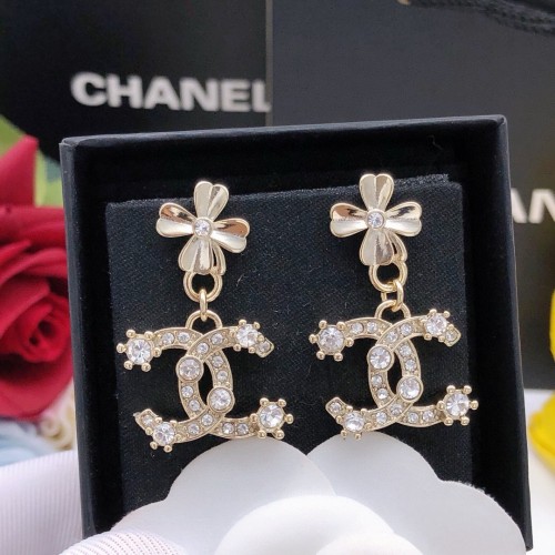 Chanel New Fashion Four-leaf Clover Rhinestone Stud Earrings