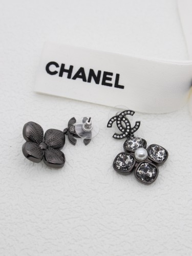 Chanel New Fashion Black Diamond Crystal Four-leaf Clover Earrings
