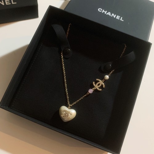 Chanel Heart Shape Pendant Thin Necklace Collarbone Chain Gift Women