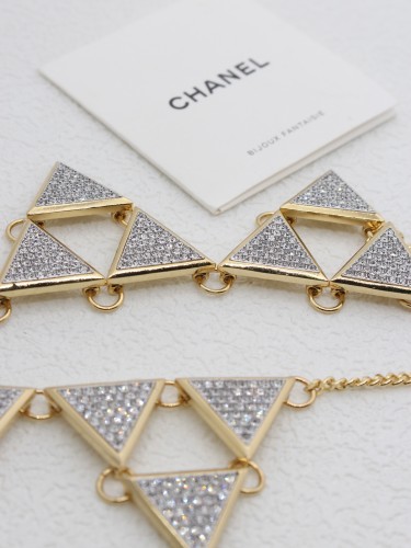 Chanel Fashion Vintage Triangle Diamond Necklace Dinner Party