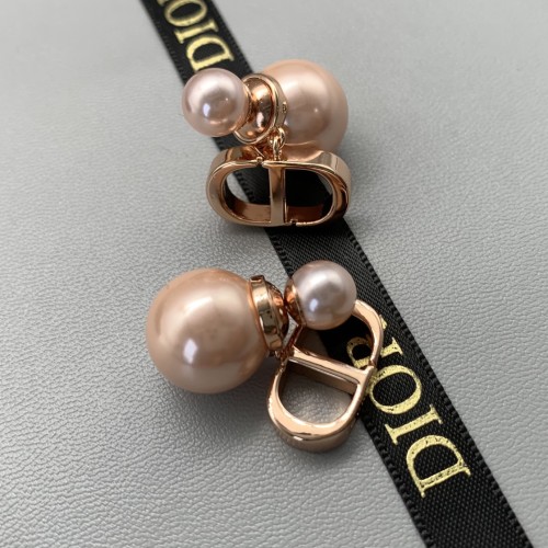 Dior Vintage Pearl Earring Rose Gold Simple Eardrop