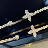 Louis Vuitton Rhinestone Four-leaf Clover Fashion Vintage Gorgeous Elegant Bracelet