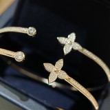Louis Vuitton Rhinestone Four-leaf Clover Fashion Vintage Gorgeous Elegant Bracelet
