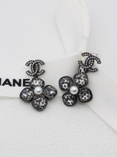 Chanel New Fashion Black Diamond Crystal Four-leaf Clover Earrings