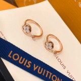 Louis Vuitton Fashion White Fritillaria Four-leaf Clover Open Ring Gift