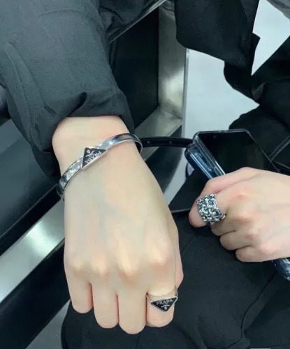 Prada New Fashion Triangle Bracelet Unisex Classic Black White Bracelet