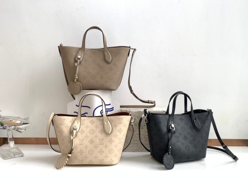 Louis Vuitton Blossom M21849 M21909 M21848 Monogram Mahina Hand Bag Sizes:20*20*12.5CM