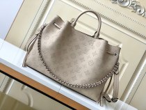 Louis Vuitton M59201Bella Tote Bag Fashion Chain Shoulder Bag Hand Bag Sizes:32*23*13CM