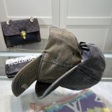 Balenciaga's New Couple Simple and Fashionable Baseball Hat