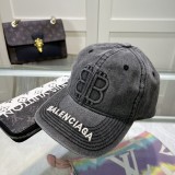 Balenciaga's New Couple Simple and Fashionable Baseball Hat