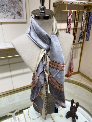 Gucci Double G Horsehead Buckle Jacquard Twill Silk Square Scarf Size: 90 * 90cm