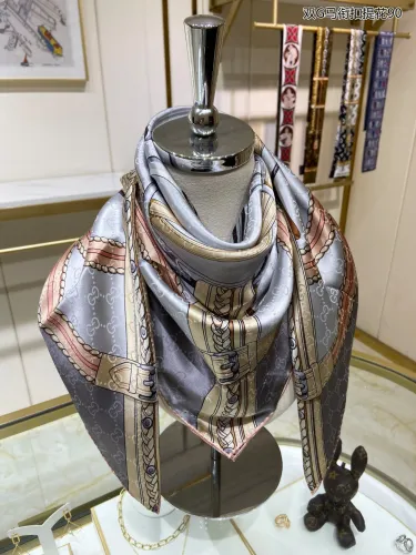 Gucci Double G Horsehead Buckle Jacquard Twill Silk Square Scarf Size: 90 * 90cm