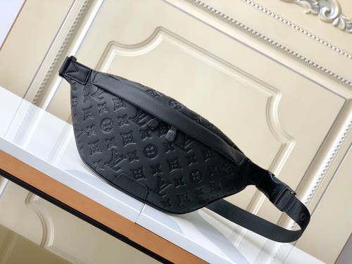 Louis Vuitton M21890 Sizes:20*42*6CM/M46602 Sizes:25*18.5*7CM/M82248 Sizes:13*25*8.5CM/M46036 Sizes:44*15*9CM