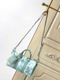 Louis Vuitton M22527 keepall Crossbody Bag Keepall Bandoulière 25 Hand Bag Sizes:25*15*11CM