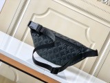 Louis Vuitton M21890 Sizes:20*42*6CM/M46602 Sizes:25*18.5*7CM/M82248 Sizes:13*25*8.5CM/M46036 Sizes:44*15*9CM