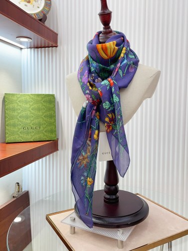 Gucci Luxury Flower Printed Silk Square Scarf 110 * 110cm