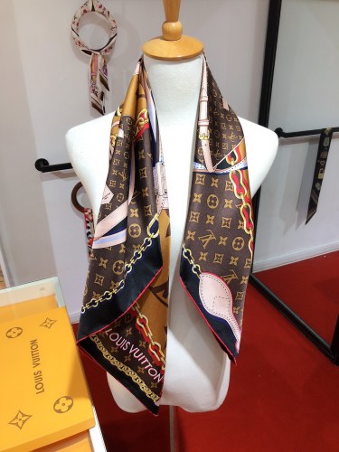 Louis Vuitton Giant Monogram Flower Twill Silk Scarf 90 * 90cm