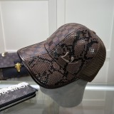 Louis Vuitton Embroidered Logo Baseball Hat Unisex Versatile Sunshade Duck Tongue Hat