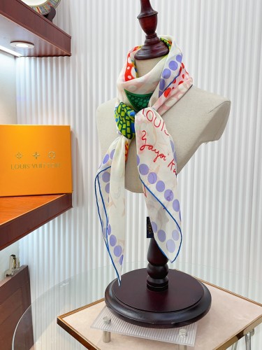 Louis Vuitton Light Luxury Contrast Floral Silk Scarf 110 * 110cm