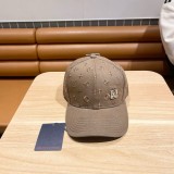 Louis Vuitton Embroidered Baseball Hat Versatile Four Seasons Couple Sunshade Hat