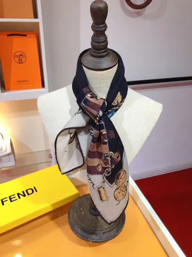 Fendi Light Luxury Double sided Velvet Square Scarf 70 * 70cm