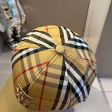 Burberry Contrast Embroidered Logo Baseball Hat Couple Seasonal Sunscreen Hat