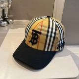 Burberry Contrast Embroidered Logo Baseball Hat Couple Seasonal Sunscreen Hat