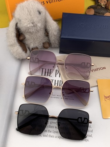 Louis Vuitton Fashion Versatile Box Sunglasses