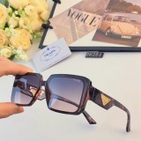 Prada Box Minimalist Leisure Sunglasses