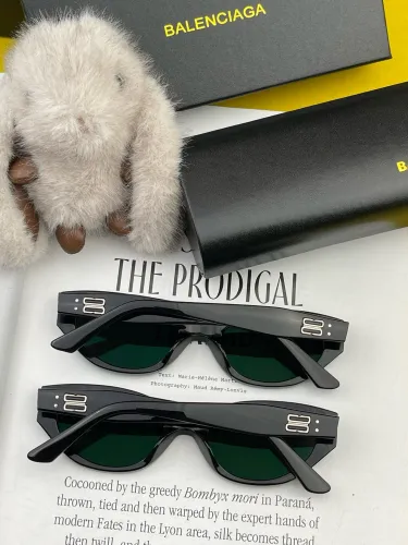 Balenciaga Fashion Small Frame Sunglasses