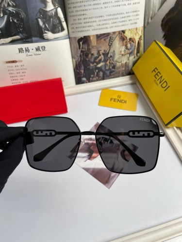 Fendi Fashion Polarized Sunglasses