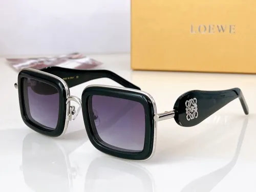 Loewe Fashion Versatile Square Sunglasses LW40149U Size: 49-27-140